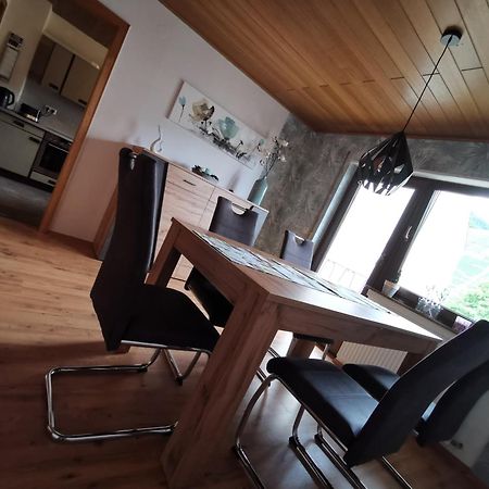 Ferienwohnung Moselblick ブルッティヒ・ファンケル エクステリア 写真