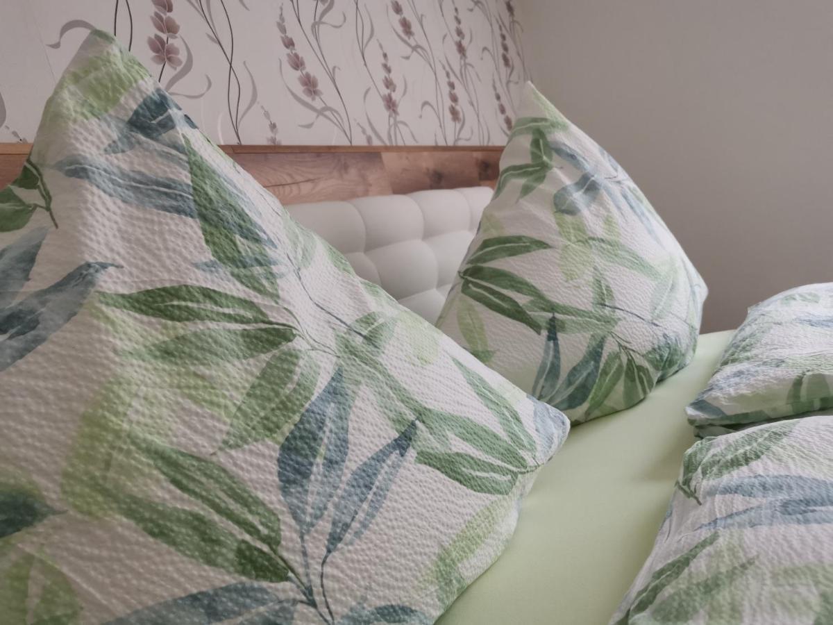 Ferienwohnung Moselblick ブルッティヒ・ファンケル エクステリア 写真