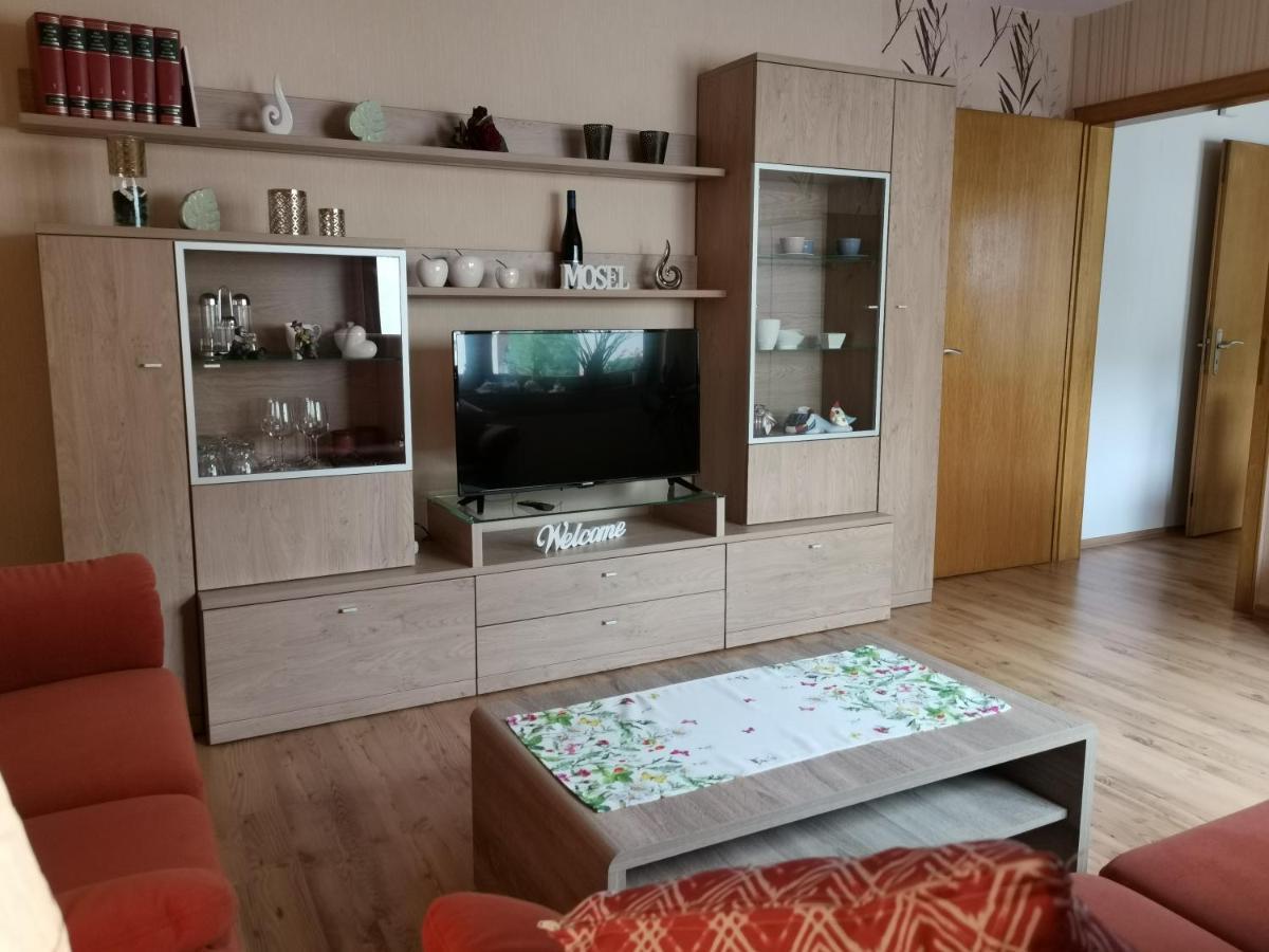 Ferienwohnung Moselblick ブルッティヒ・ファンケル エクステリア 写真