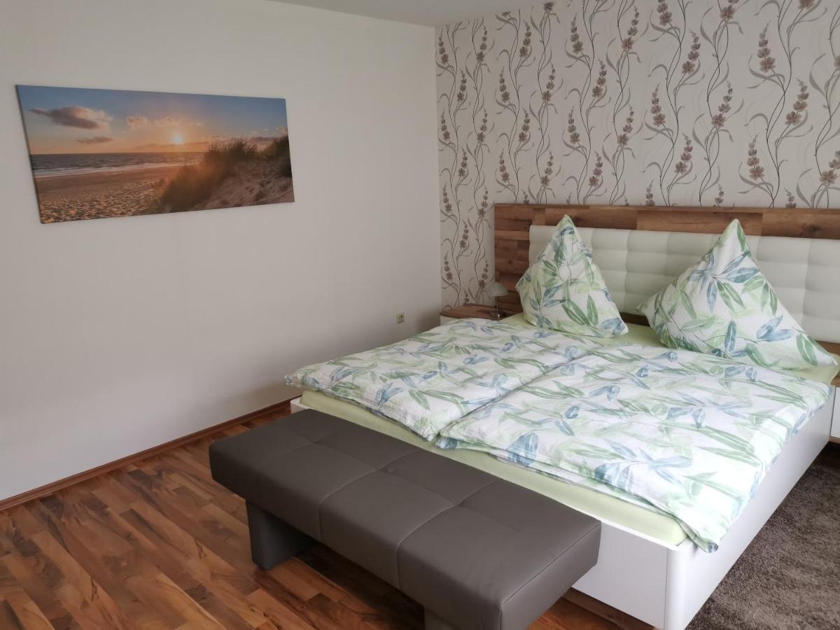 Ferienwohnung Moselblick ブルッティヒ・ファンケル エクステリア 写真