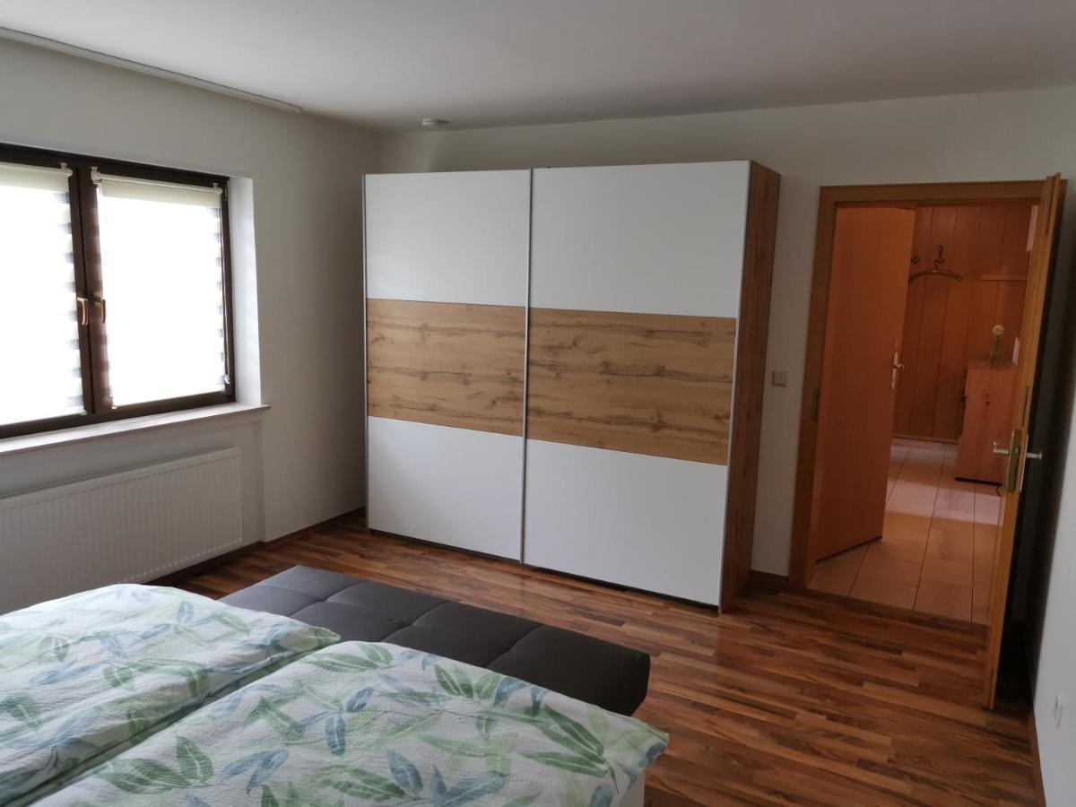 Ferienwohnung Moselblick ブルッティヒ・ファンケル エクステリア 写真